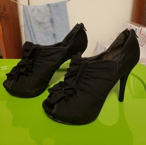 Jacqueline Ferrar Black Heels